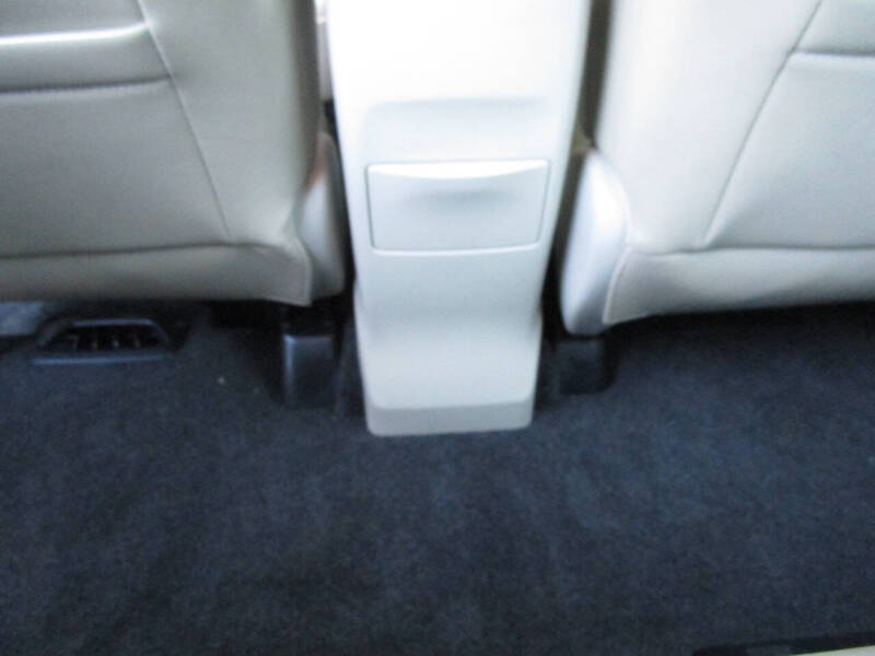 2014 Toyota Prius v Three