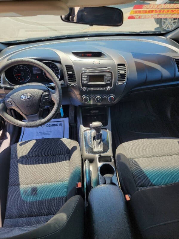 2017 Kia Forte5 LX
