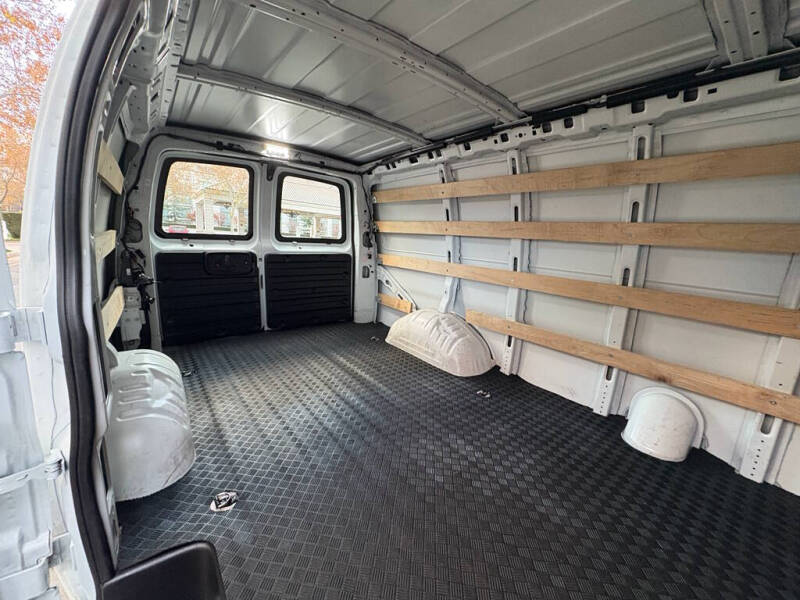 2024 GMC Savana 2500