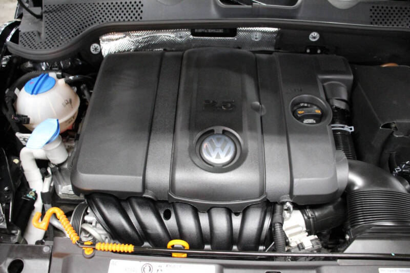 2013 Volkswagen Beetle Convertible 2.5L 50s Edition