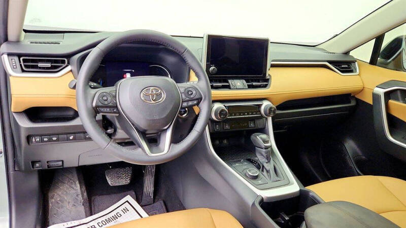 2023 Toyota RAV4 Hybrid XLE Premium