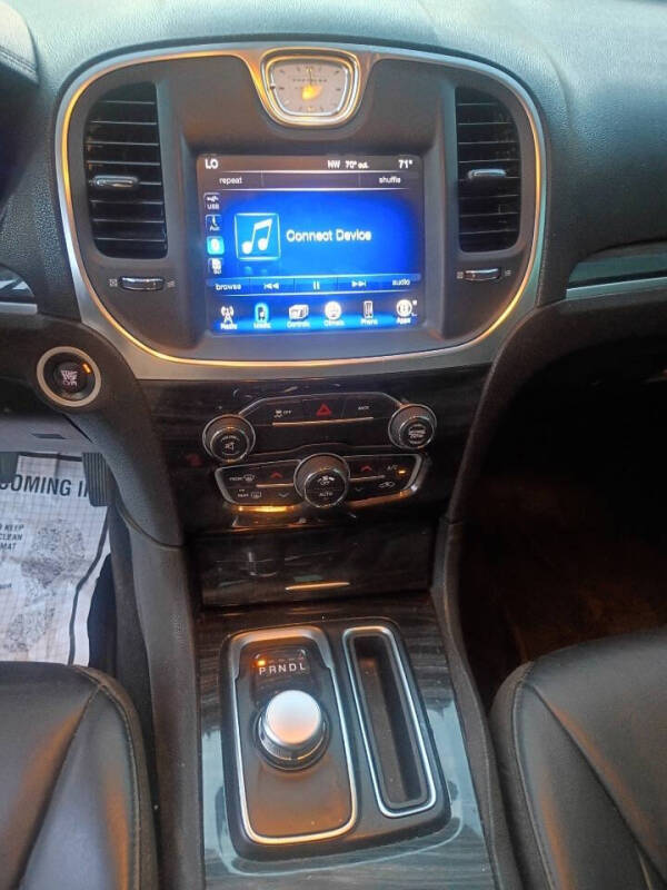 2015 Chrysler 300 Limited