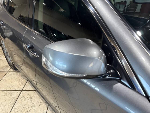 2016 Infiniti Q70 Hybrid