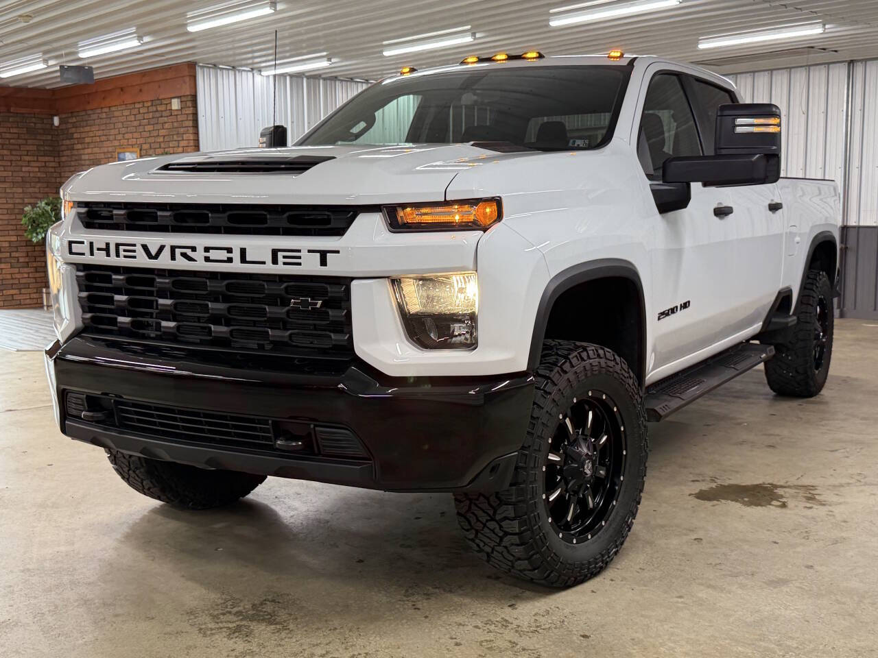 2023-chevrolet-silverado-2500hd-custom-4x4-4dr-crew-cab-sb.jpg