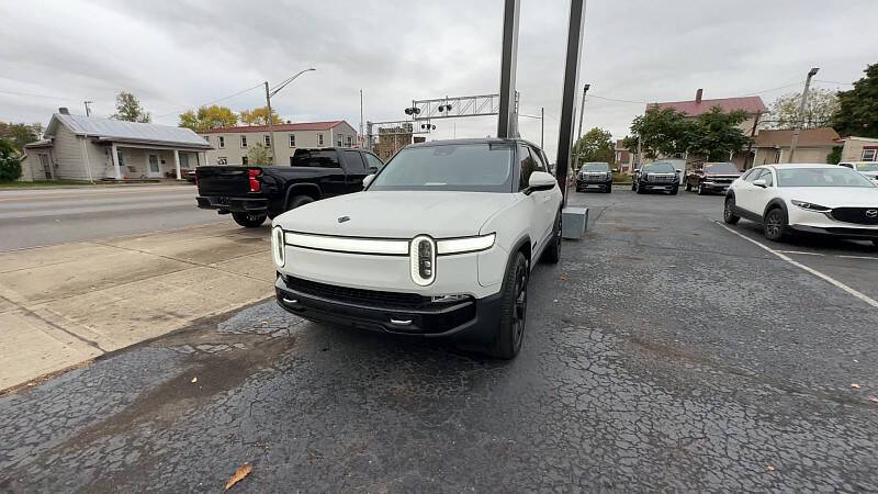 2024 Rivian R1S