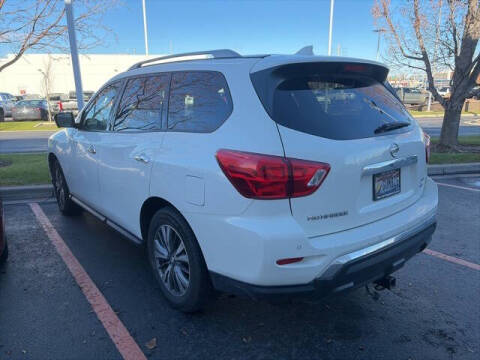 2019 Nissan Pathfinder SL