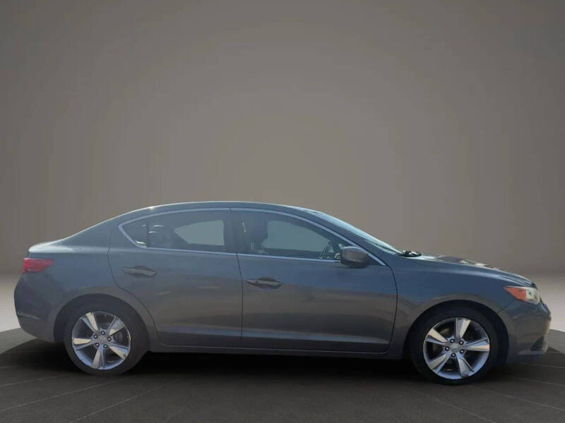 2013 Acura ILX 2.0L w/Tech