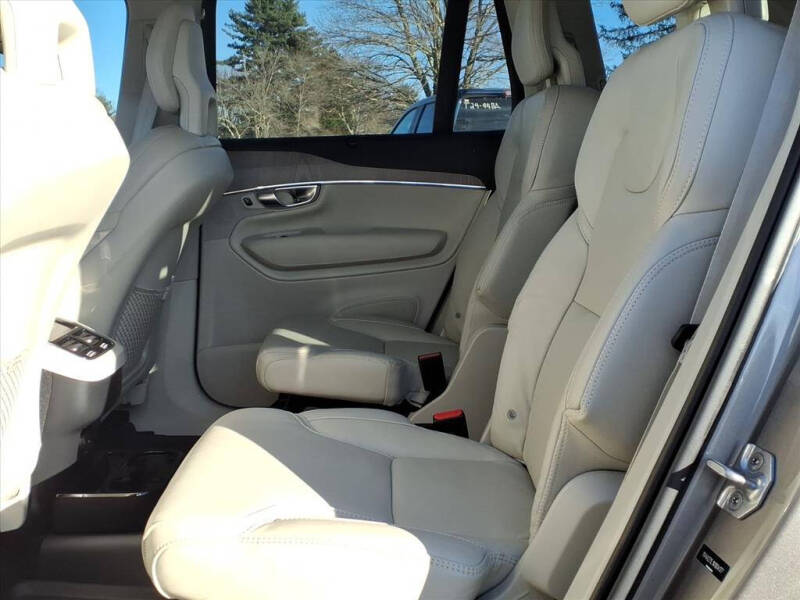 2022 Volvo XC90 T6 Inscription 6-Passenger