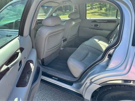 2001 Lincoln Town Car Cartier L