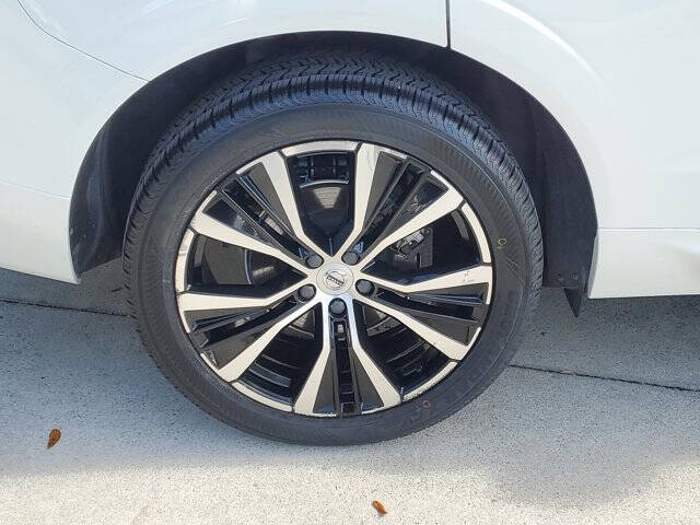 2023 Volvo XC60 B5 Plus Dark Theme