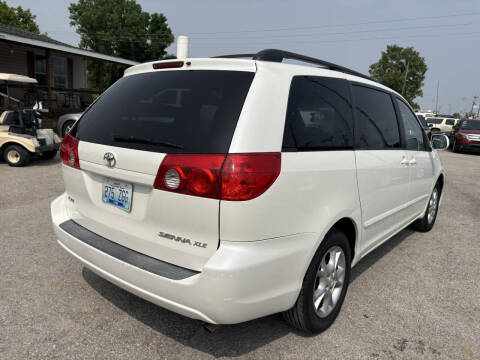 2010 Toyota Sienna XLE