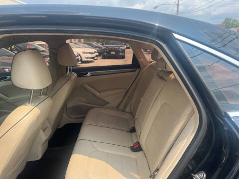 2016 Volkswagen Passat 1.8T R-Line