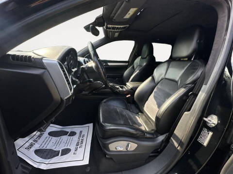 2013 Porsche Cayenne GTS