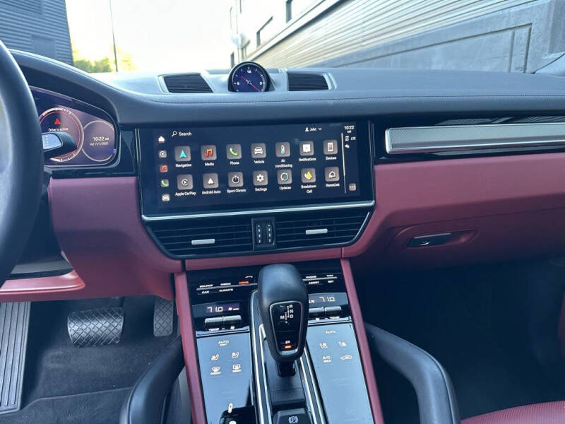 2023 Porsche Cayenne Coupe Platinum Edition