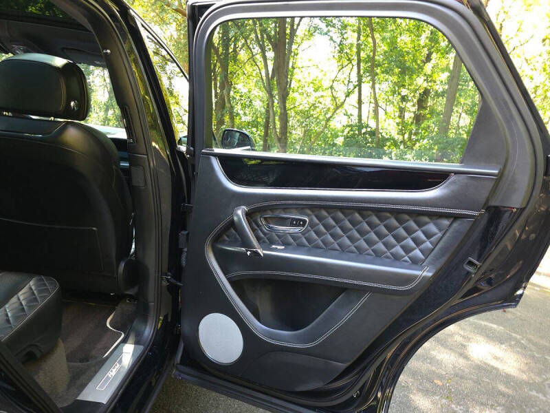 2020 Bentley Bentayga Hybrid