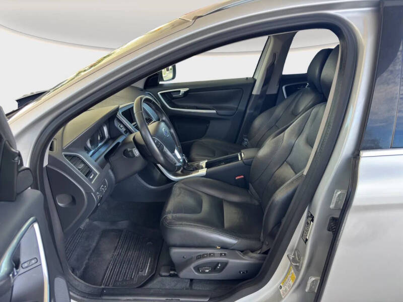 2016 Volvo XC60 T6 Drive-E