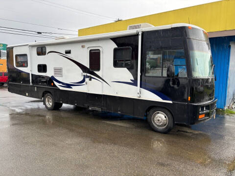 1999 Ford Motorhome Chassis for sale at Earnest Auto Sales in Roseburg OR