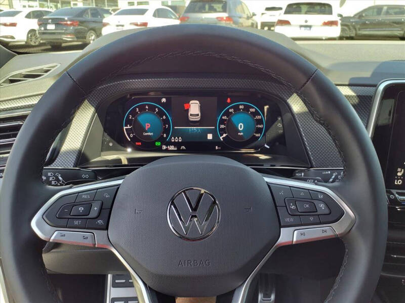 2026 Volkswagen Atlas Cross Sport SEL Premium R-Line 4Motion