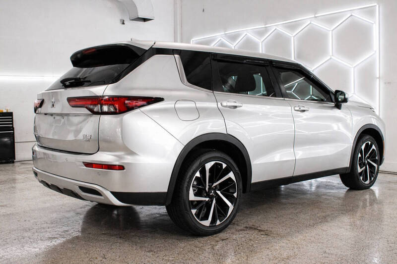 2023 Mitsubishi Outlander Black Edition