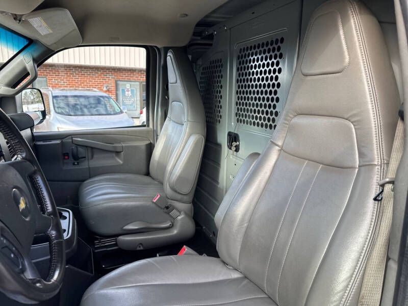 2022 Chevrolet Express 2500