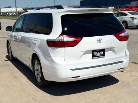 2017 Toyota Sienna LE 8-Passenger