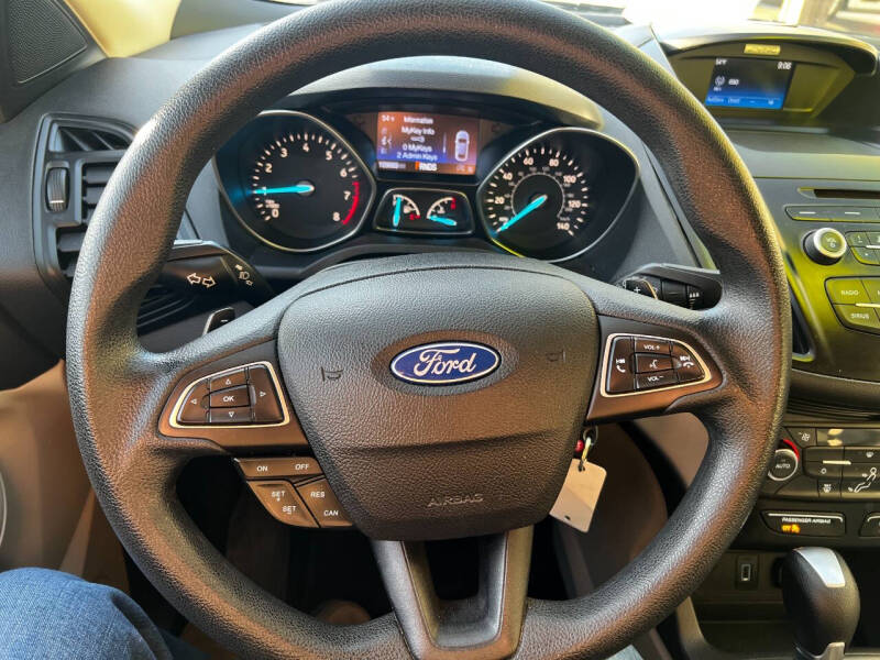 2017 Ford Escape SE - Photo 9
