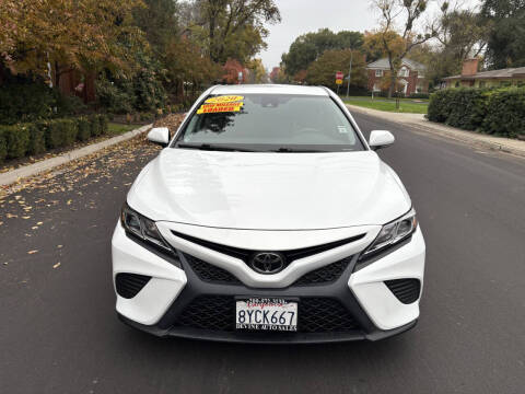 2020 Toyota Camry SE