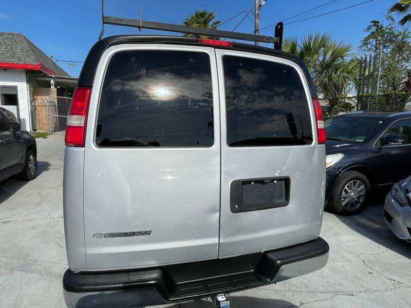 2017 Chevrolet Express LT 3500