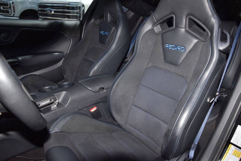 2025 Ford Mustang Dark Horse