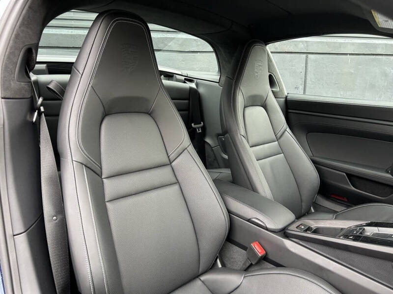 2025 Porsche 911 Targa 4 GTS