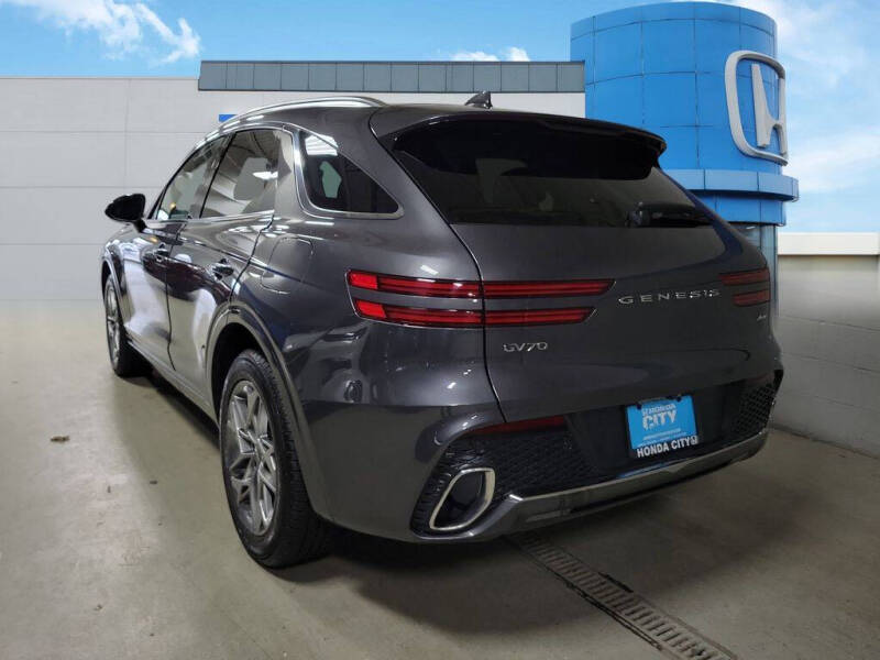 2022 Genesis GV70 2.5T Standard