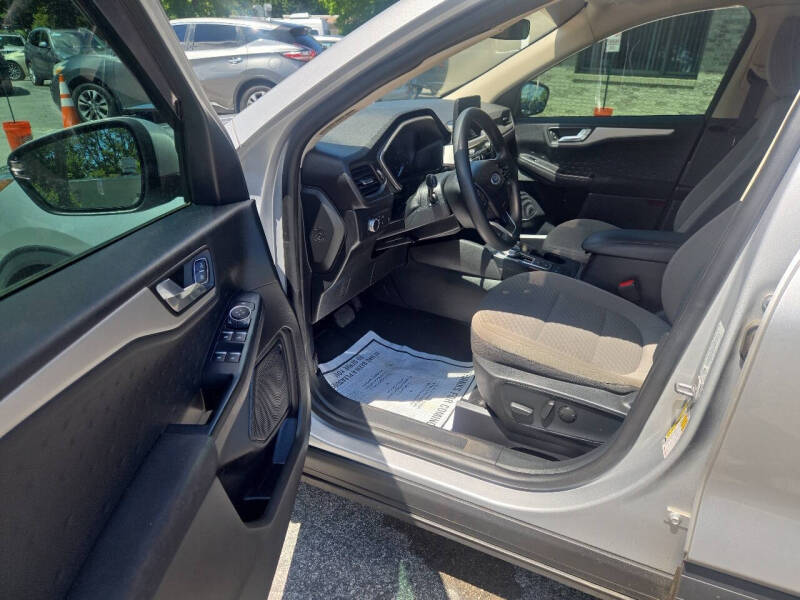 2020 Ford Escape SE