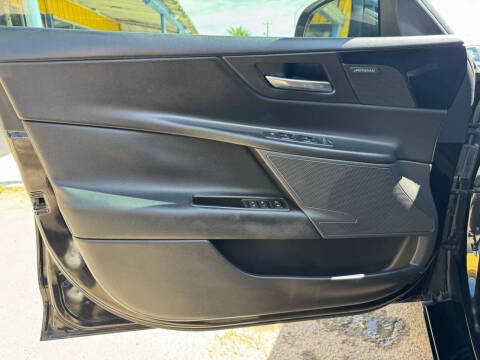 2019 Jaguar XE 25t Premium