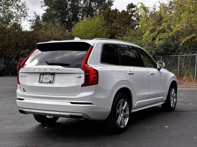 2021 Volvo XC90 T6 Momentum 7-Passenger