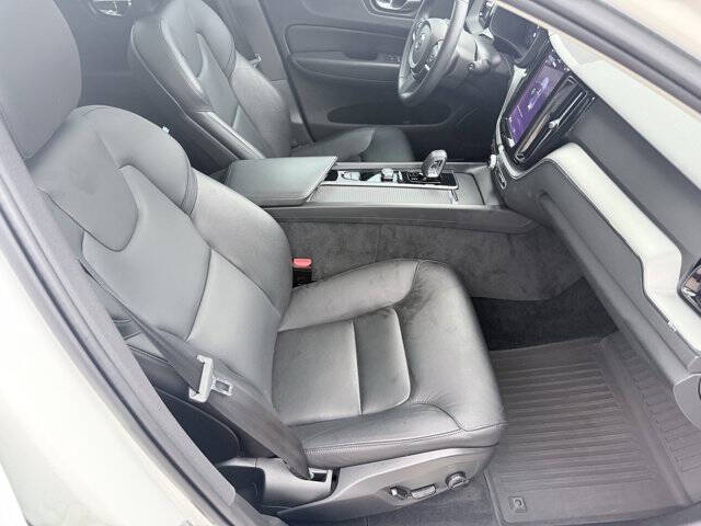 2023 Volvo XC60 B5 Core