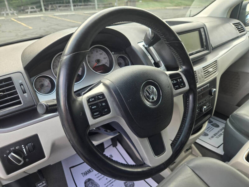 2011 Volkswagen Routan SEL