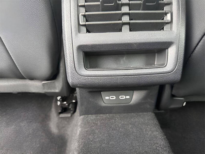 2024 Volkswagen Golf GTI SE