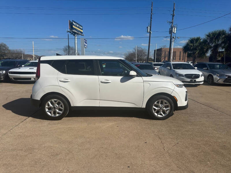 2022 Kia Soul LX