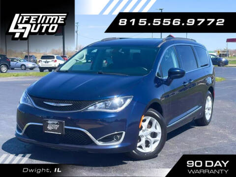 2017 Chrysler Pacifica for sale at Lifetime Auto in Dwight IL