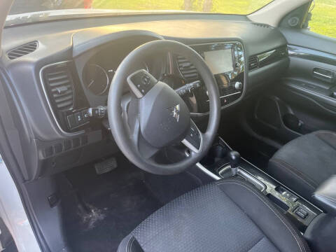 2020 Mitsubishi Outlander ES