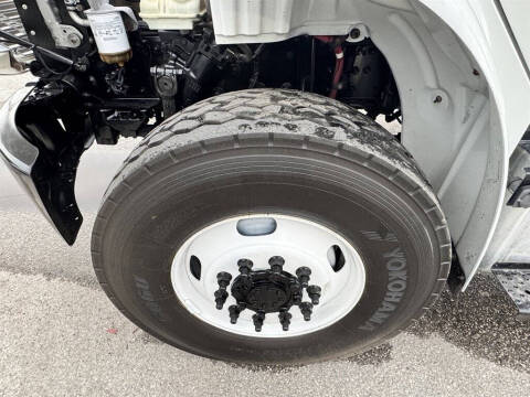 2017 Freightliner M2 106