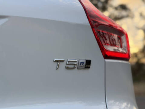2019 Volvo XC40 T5 R-Design