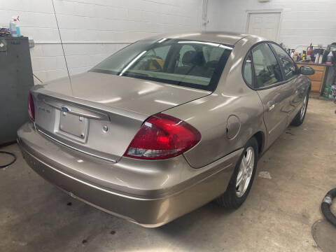 2006 Ford Taurus SE