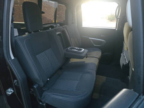 2017 Nissan Titan SV