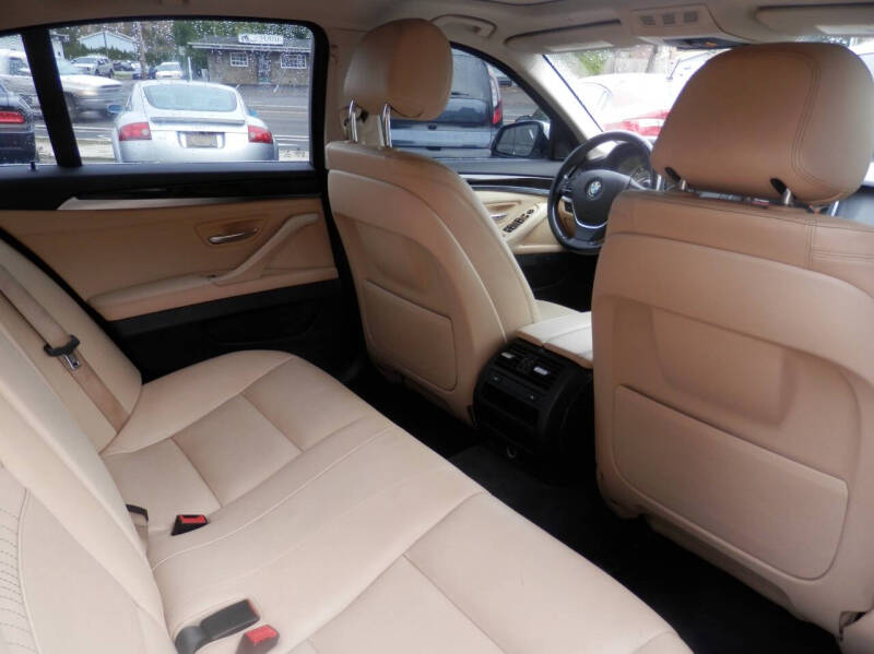 2016 BMW 5 Series 528i