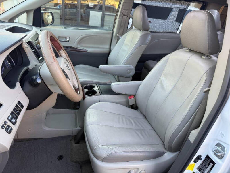 2013 Toyota Sienna Limited 7-Passenger