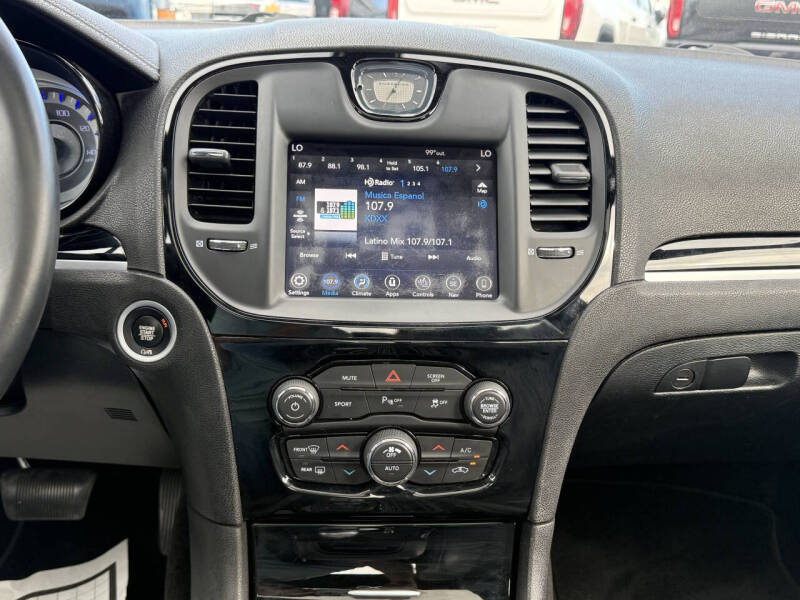 2018 Chrysler 300 S