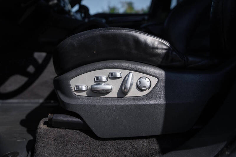 2017 Porsche Cayenne Platinum Edition