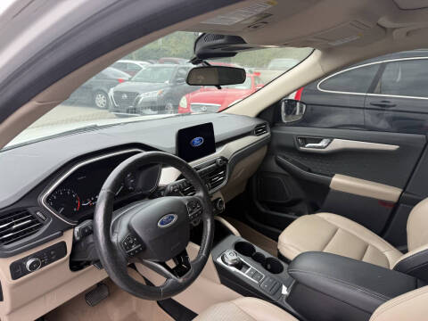 2020 Ford Escape SEL