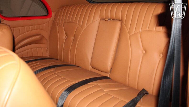 1948 Ford Deluxe